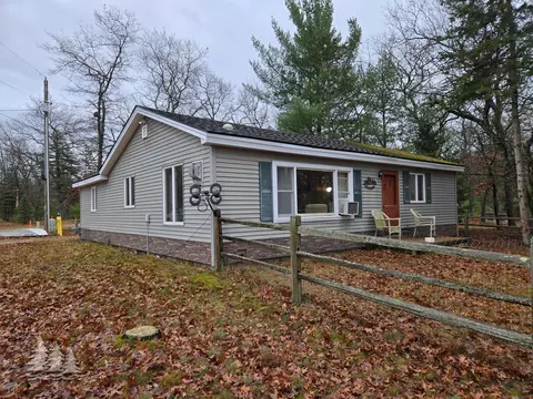 23301 Ranch House Trl, Atlanta, MI 49709