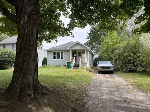 23014 Lakeway St, Farmington, MI 48336