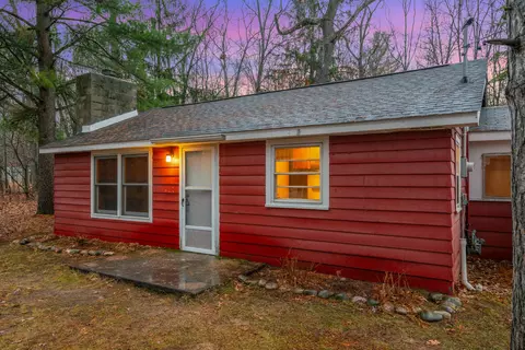 7180 Fisher Woods Rd, Indian River, MI 49749