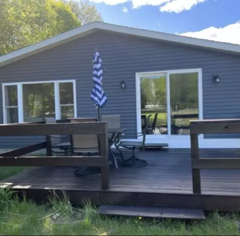 371 Plymouth Beach Dr, Indian River, MI 49749
