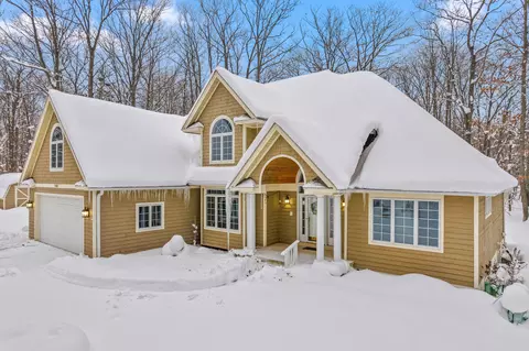 7607 Kingfisher Court Gaylord Mi 49735 Ct, Gaylord, MI 49735