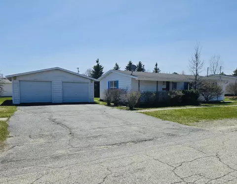 10139 Virginia St, Oscoda, MI 48750