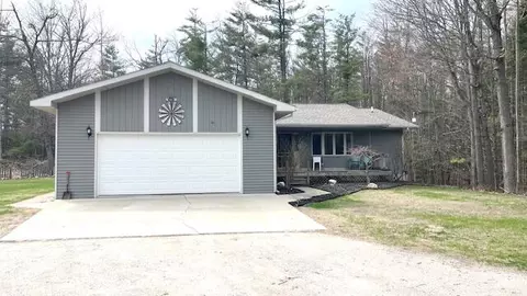 10080 Birch Hill Dr, Atlanta, MI 49709