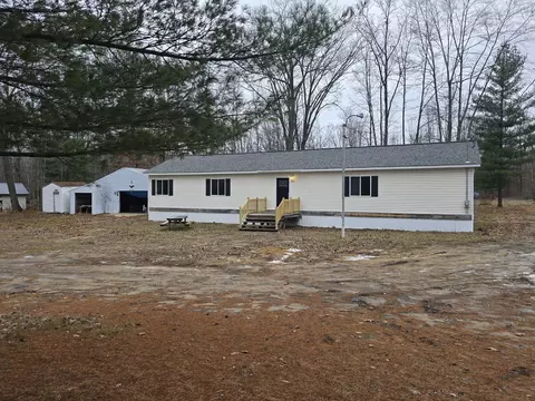 6841 E Gladwin Rd, Harrison, MI 48625