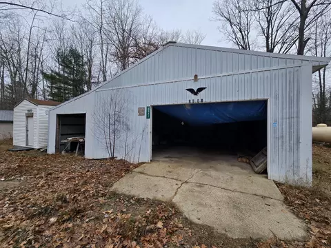 Exterior - 6841 E Gladwin Rd, Harrison, MI 48625 photo 3 of 9