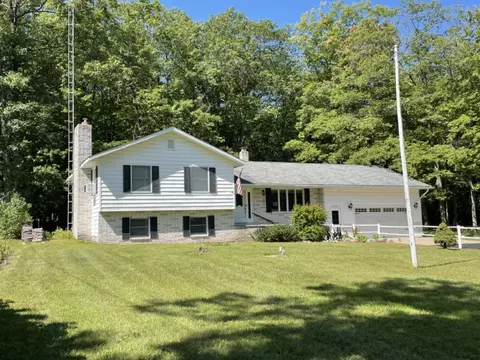 5959 Mt Maria Rd, Hubbard Lake, MI 49747