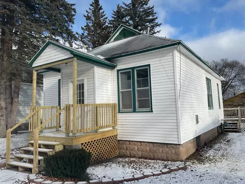 210 N Ball St, Cheboygan, MI 49721