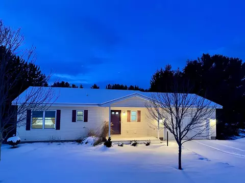 936 N Summitview Dr, Gaylord, MI 49735