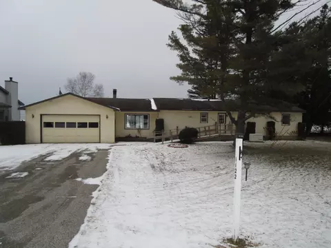 1122 Shore Dr, Cheboygan, MI 49721 photo 7