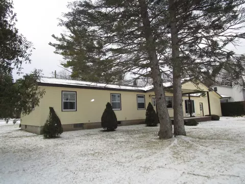 1122 Shore Dr, Cheboygan, MI 49721 photo 8