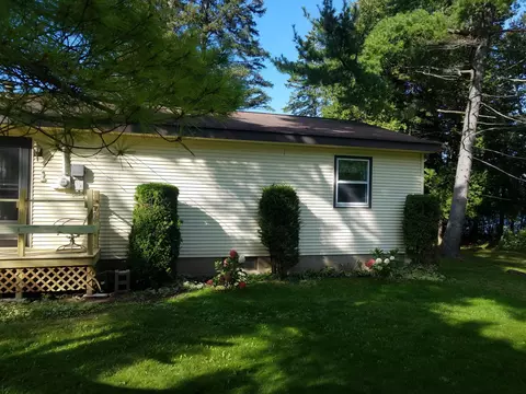 1122 Shore Dr, Cheboygan, MI 49721 photo 5