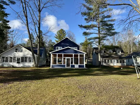 4288 Long Point Dr, Cheboygan, MI 49721