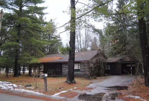 704 10th St, Mio, MI 48647 photo 1