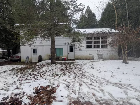 308 E Dock St, Harrisville, MI 48740