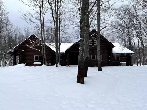 302 Antler Ct, Lewiston, MI 49756