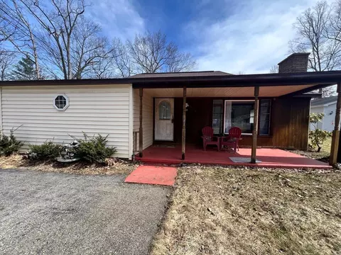 216 Devonshire Dr, Prudenville, MI 48651