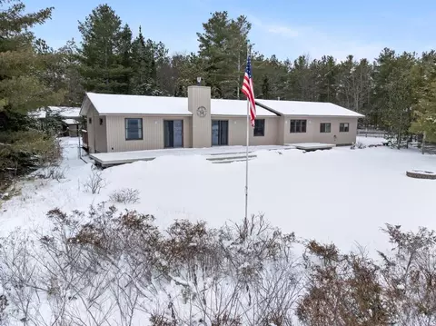 19435 Yarrup Ln, Millersburg, MI 49759