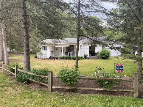 118 Beverly Dr, Prudenville, MI 48651