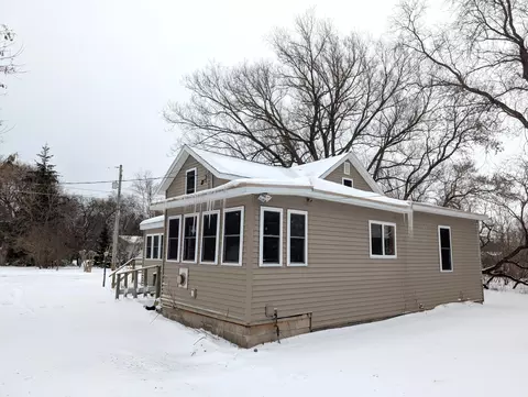 110 Maloney St, Cheboygan, MI 49721 photo 2