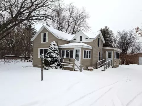 110 Maloney St, Cheboygan, MI 49721