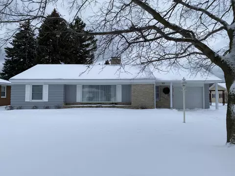 452 S 4th St, Rogers City, MI 49779