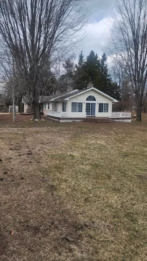 201 S Fourth St, Harrisville, MI 48740