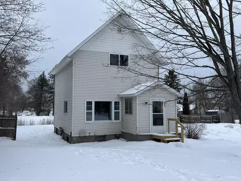 240 North St, Cheboygan, MI 49721