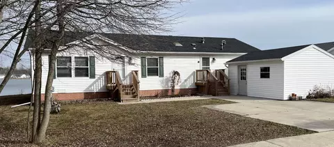 5128 Twin Lakes Dr, Kimball, MI 48074