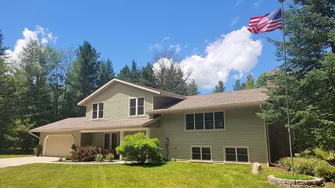 3290 Woodland Dr, Grayling, MI 49738