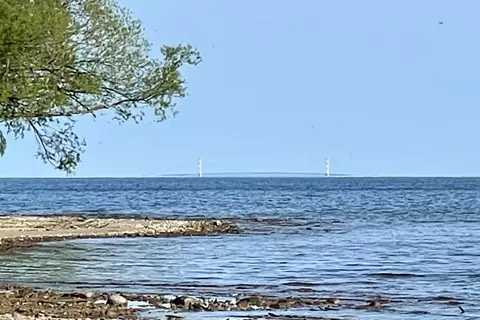 1244 Lofgren Shore Drive Cheboygan Mi 49721 Dr, Cheboygan, MI 49721