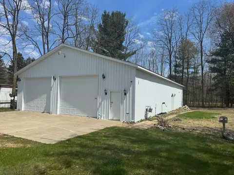 10459 Fisherman Trl, Lake, MI 48632