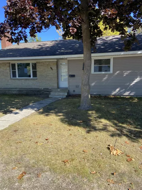 460 Pinewood Avenue Rogers City Mi 49779 Ave, Rogers City, MI 49779