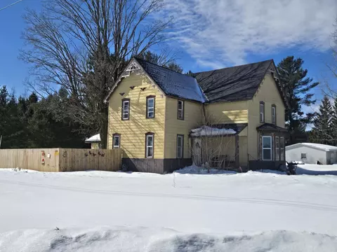 374 W Main St, Vanderbilt, MI 49795