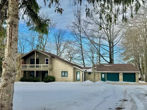 1720 Lakeview Drive Alpena Mi 49707 Dr, Alpena, MI 49707