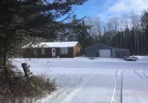 13800 Slade Road Cheboygan Mi 49721 Rd, Cheboygan, MI 49721