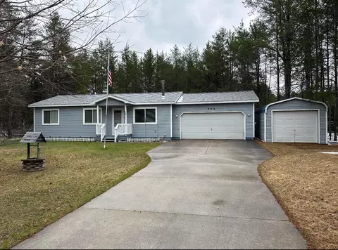 208 W Loves Dr, Roscommon, MI 48653