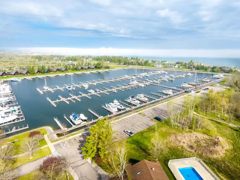 138 Boat Club Dr #SLIP 138, Cheboygan, MI 49721