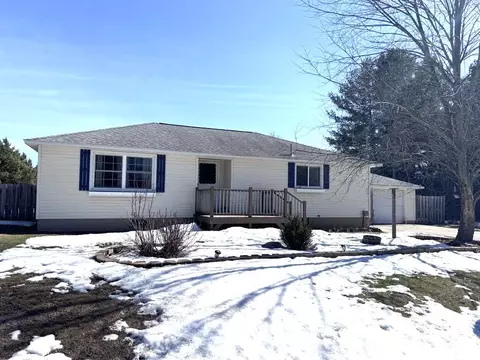 1135 Walter St, Alpena, MI 49707