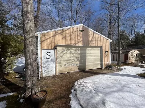 745 W Shoreview Lane Indian River Mi 49749 Ln, Indian River, MI 49749