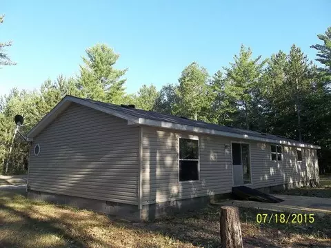 9360 Ocqueoc Lake Rd, Millersburg, MI 49759