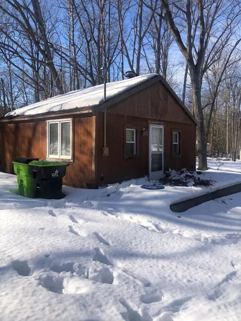 600 Saint Lawrence Ave, Roscommon, MI 48653