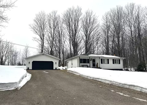 8576 O Rourke Rd, Vanderbilt, MI 49795