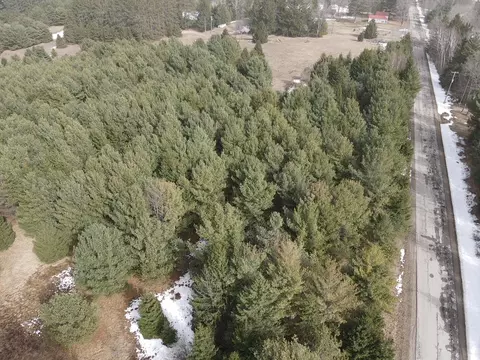E West Resort Road, Alanson, MI 49706