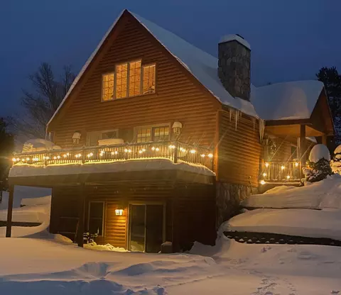 708 Woods Cabin Trl, Gaylord, MI 49735