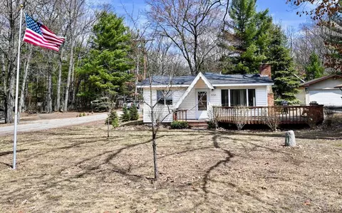 638 Old Trail Dr, Houghton Lake, MI 48629