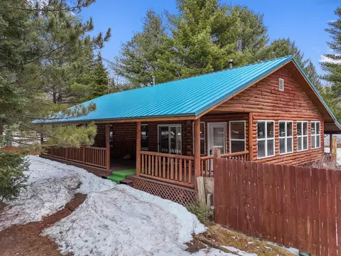 3139 Palmer Pl, Grayling, MI 49738