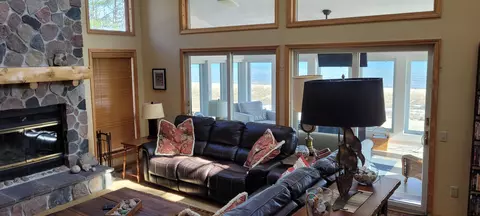 Living - 14711 Hemlock Ln, Ocqueoc, MI 49759 photo 10 of 15