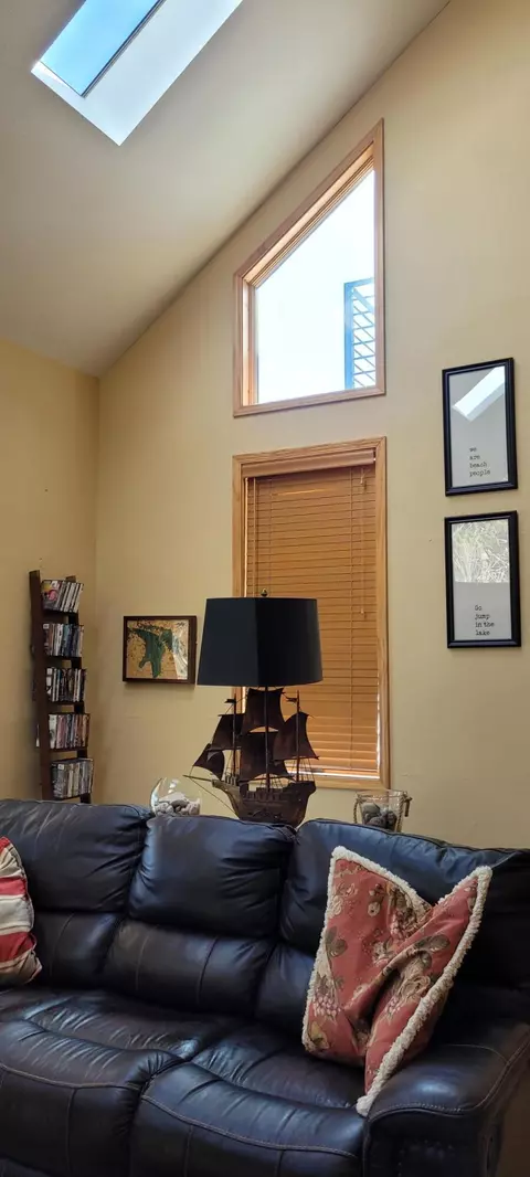 Living - 14711 Hemlock Ln, Ocqueoc, MI 49759 photo 6 of 15