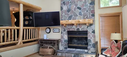 Living - 14711 Hemlock Ln, Ocqueoc, MI 49759 photo 4 of 15