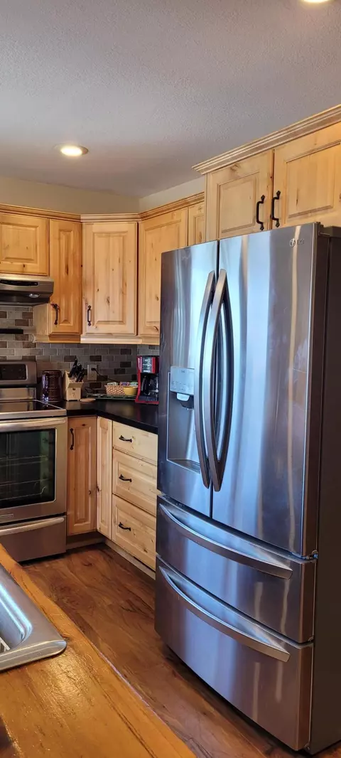 Kitchen - 14711 Hemlock Ln, Ocqueoc, MI 49759 photo 1 of 12